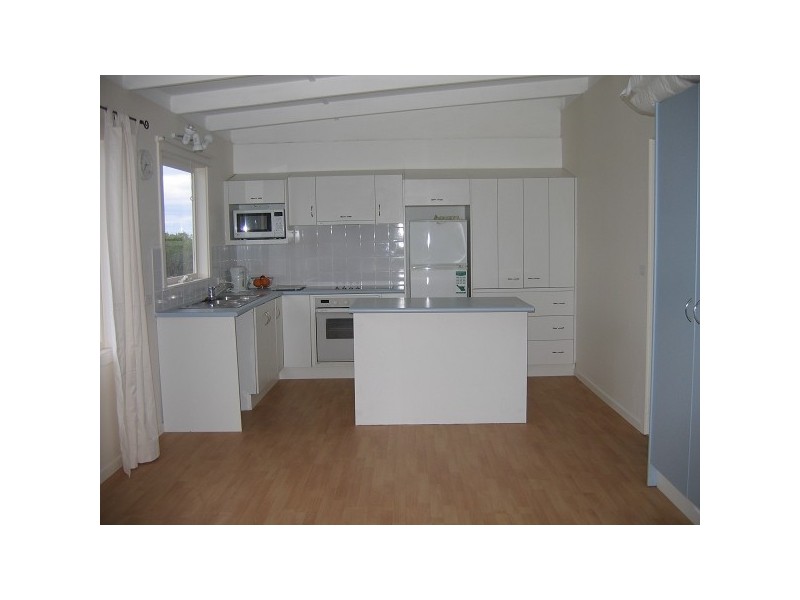 B130 (11) BERY, Rye VIC 3941