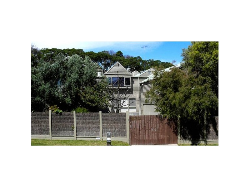 15 Caxton Street, Blairgowrie VIC 3942