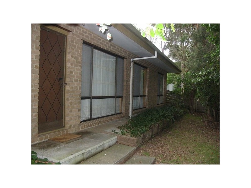 B4  (27) Edg, Rye VIC 3941