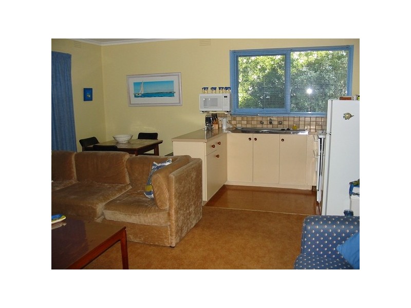 B 17  (51) Sco, Blairgowrie VIC 3942