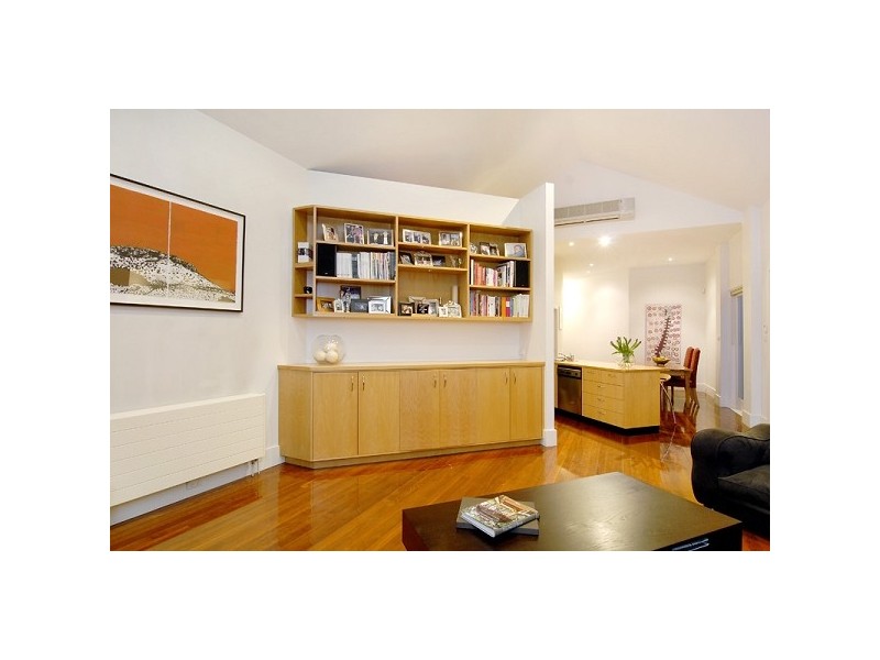 63 RUSKIN STREET, Elwood VIC 3184