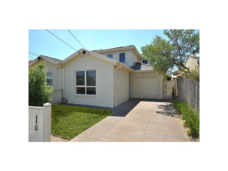 32 Monmouth Street, Newport VIC 3015