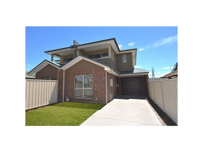 2/4 Clematis Avenue, Altona North VIC 3025