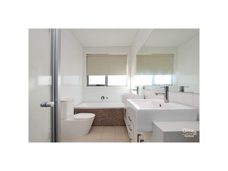 2/46 BLENHEIM ROAD, Newport VIC 3015