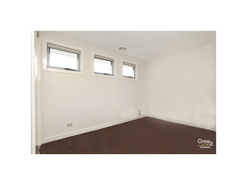 2/46 BLENHEIM ROAD, Newport VIC 3015