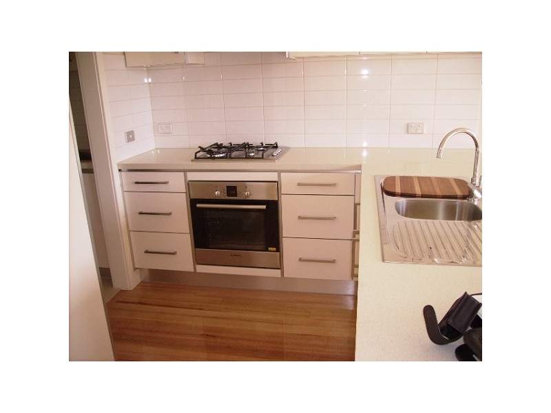 2/46 BLENHEIM ROAD, Newport VIC 3015