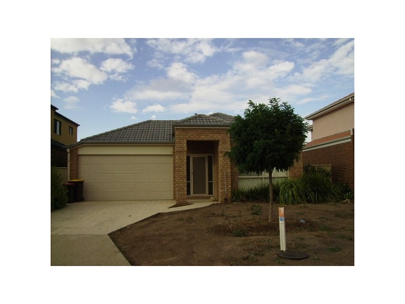 26 STUDLEY PARK WAY, Caroline Springs VIC 3023