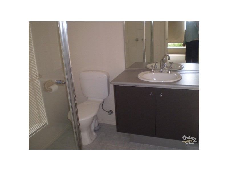 26 STUDLEY PARK WAY, Caroline Springs VIC 3023