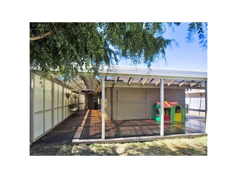 8 TALBOT STREET, Altona Meadows VIC 3028