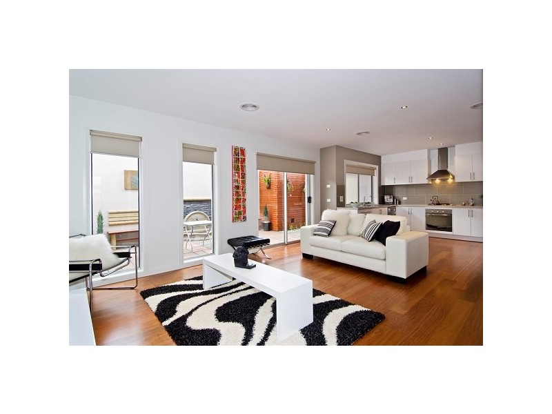 2/30 Clarendon Parade, West Footscray VIC 3012