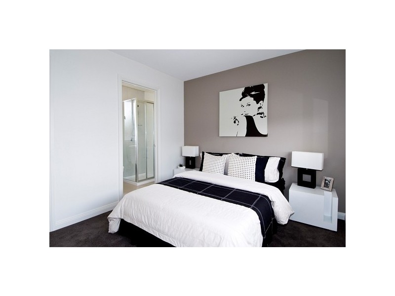 2/30 Clarendon Parade, West Footscray VIC 3012