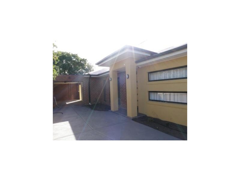 2/1 CONIFER AVENUE, Brooklyn VIC 3012