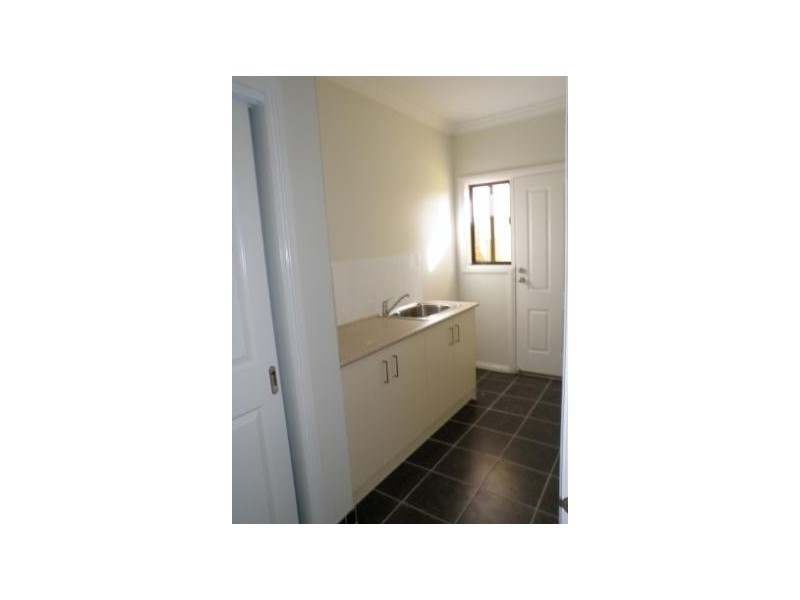 2/1 CONIFER AVENUE, Brooklyn VIC 3012