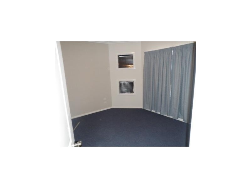 2/1 CONIFER AVENUE, Brooklyn VIC 3012