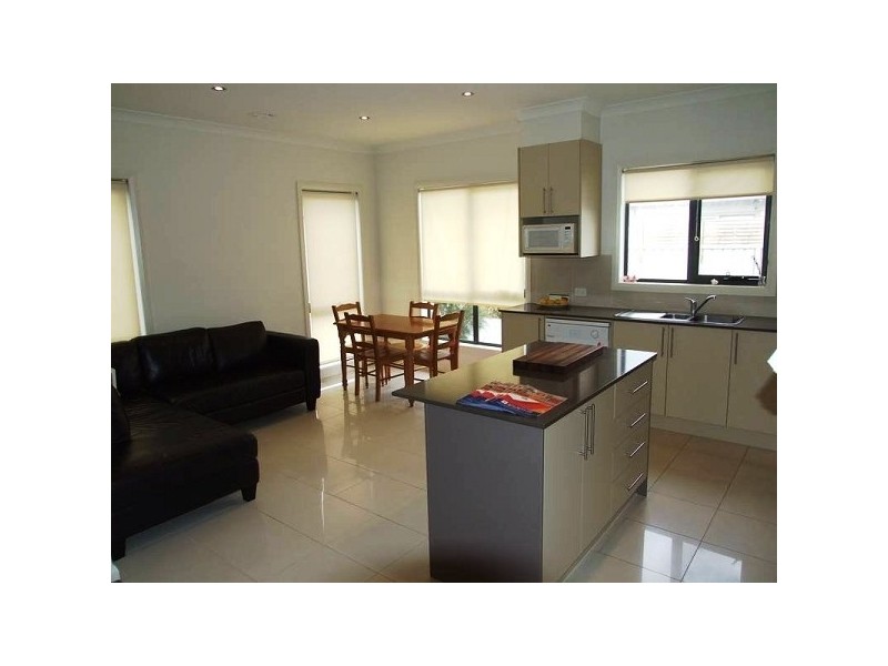 1/56 Blenheim Road, Newport VIC 3015