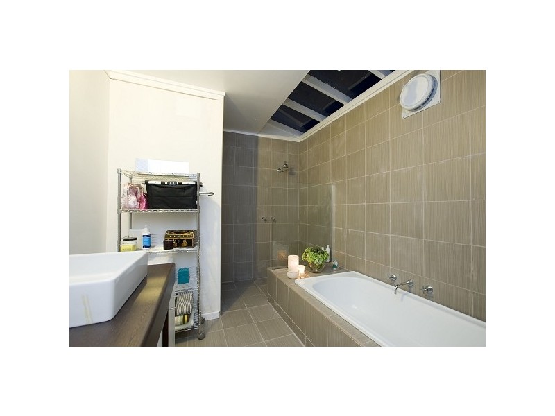 42 Schutt Street,, Newport VIC 3015