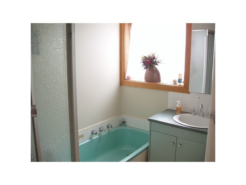 9 Sixth Avenue, Altona North VIC 3025