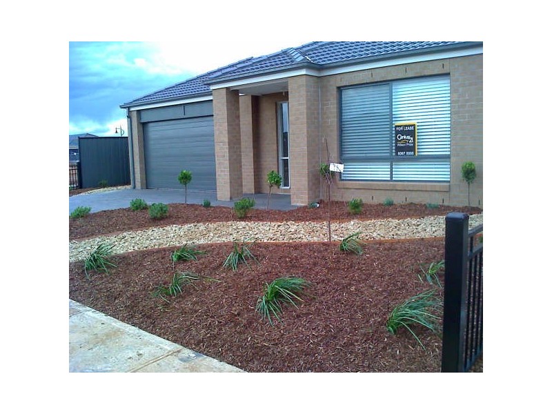 8 CONARGO STREET, Tarneit VIC 3029