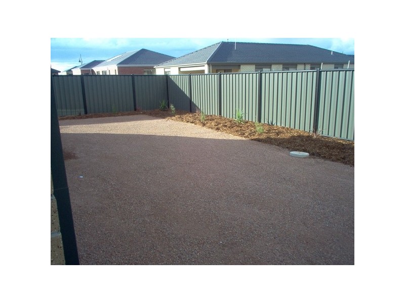8 CONARGO STREET, Tarneit VIC 3029