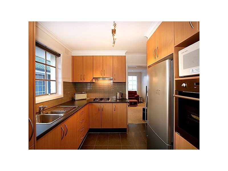 6/9 ROMAWI STREET, Altona VIC 3018