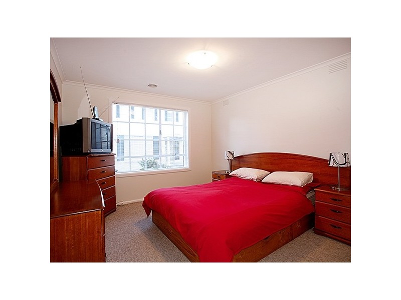 6/9 ROMAWI STREET, Altona VIC 3018