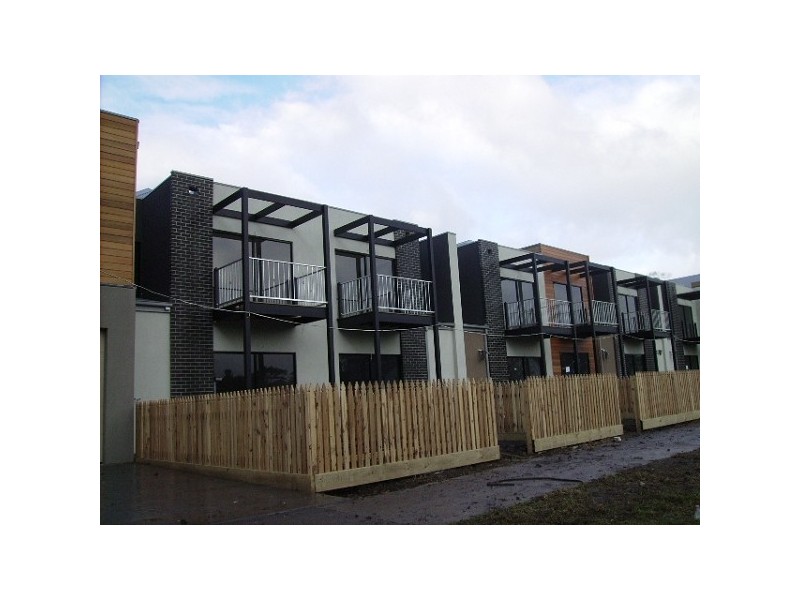 1 KINGHAM STREET, Newport VIC 3015