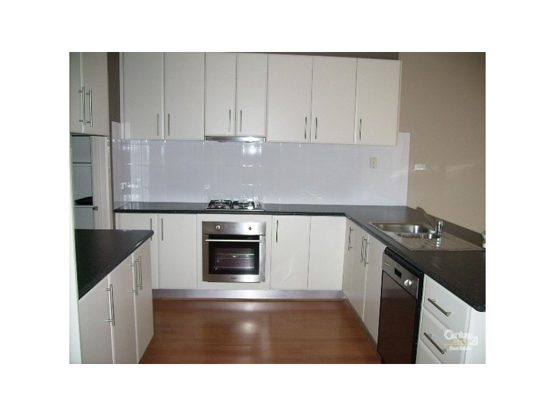 2/1 BASIL STREET, Newport VIC 3015