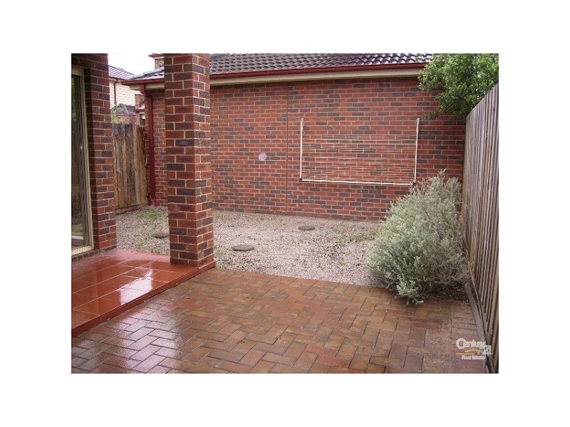 2/1 BASIL STREET, Newport VIC 3015