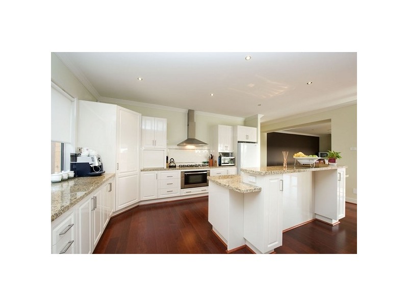 3 Lincoln Park Close, Sanctuary Lakes VIC 3030