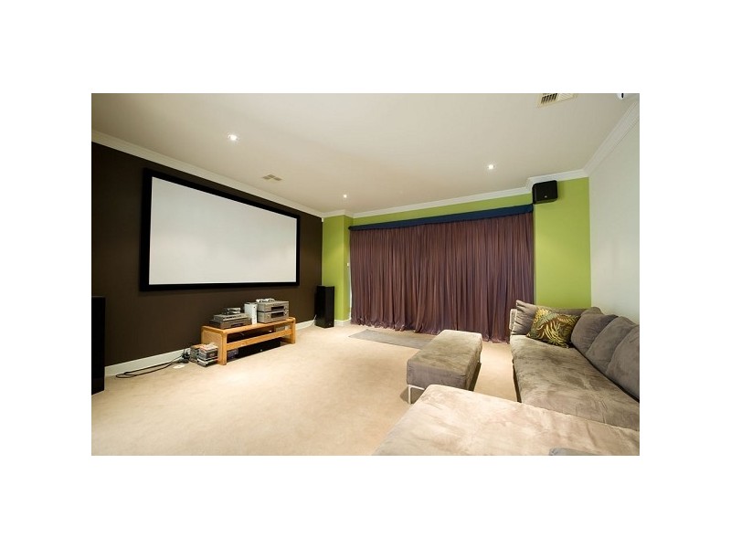 3 Lincoln Park Close, Sanctuary Lakes VIC 3030