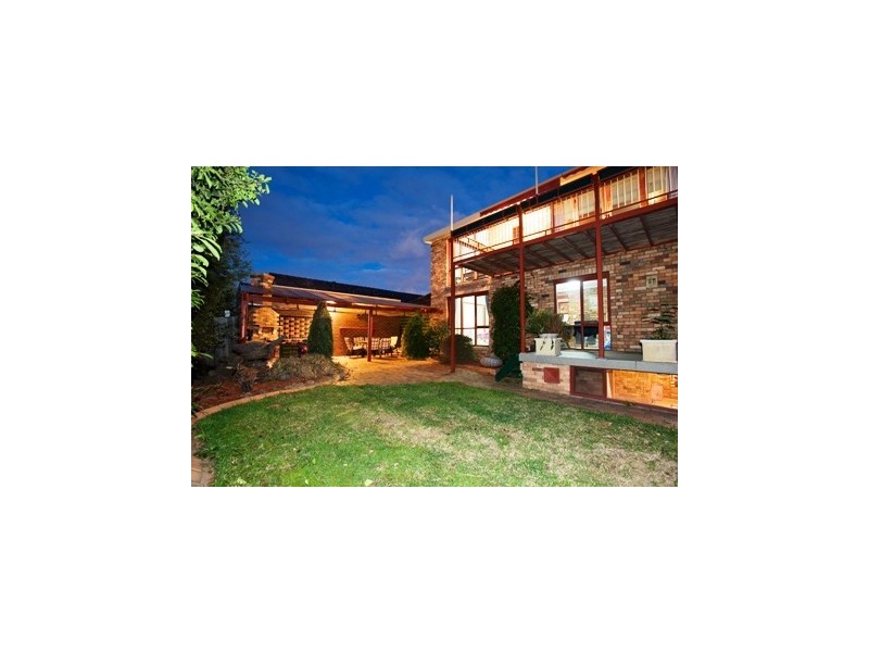4 Clarks Road, Keilor East VIC 3033