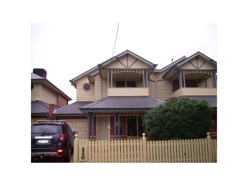 141 JOHNSTON STREET, Newport VIC 3015