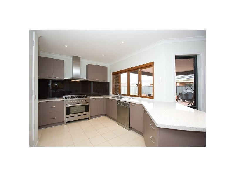 9 Miles Franklin Boulevard, Point Cook VIC 3030