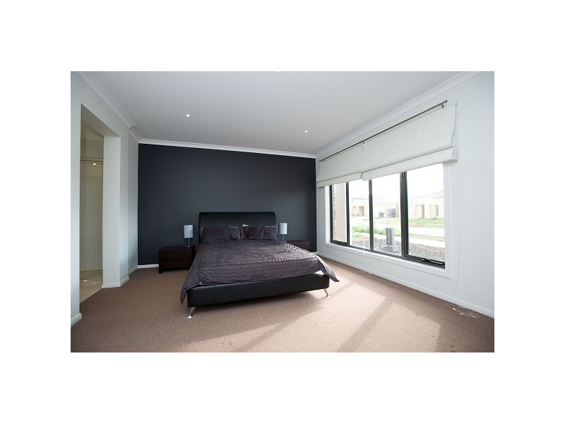 9 Miles Franklin Boulevard, Point Cook VIC 3030