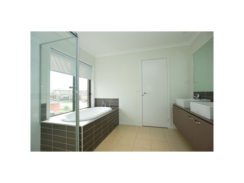 9 Miles Franklin Boulevard, Point Cook VIC 3030