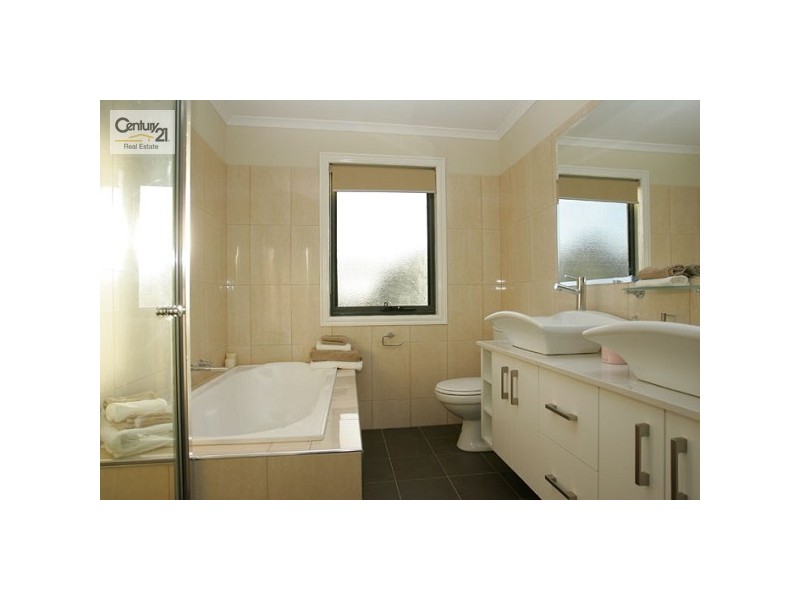 18 Edward Avenue, Altona North VIC 3025