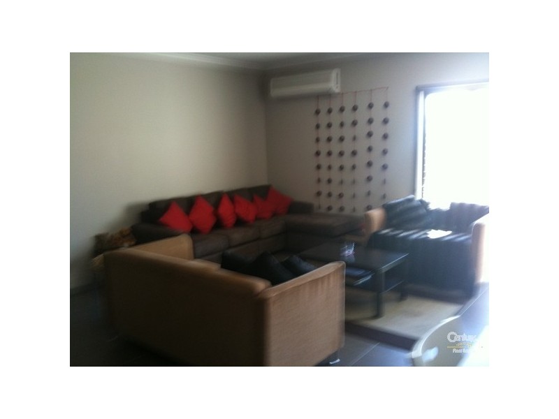 8/119 BLACKSHAWS ROAD, Newport VIC 3015