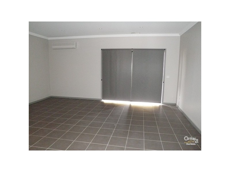 8/119 BLACKSHAWS ROAD, Newport VIC 3015