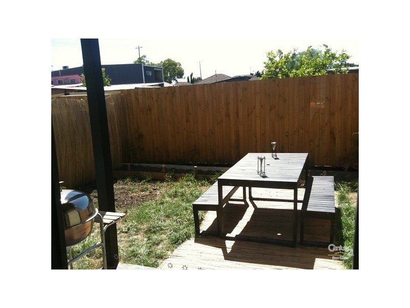 8/119 BLACKSHAWS ROAD, Newport VIC 3015