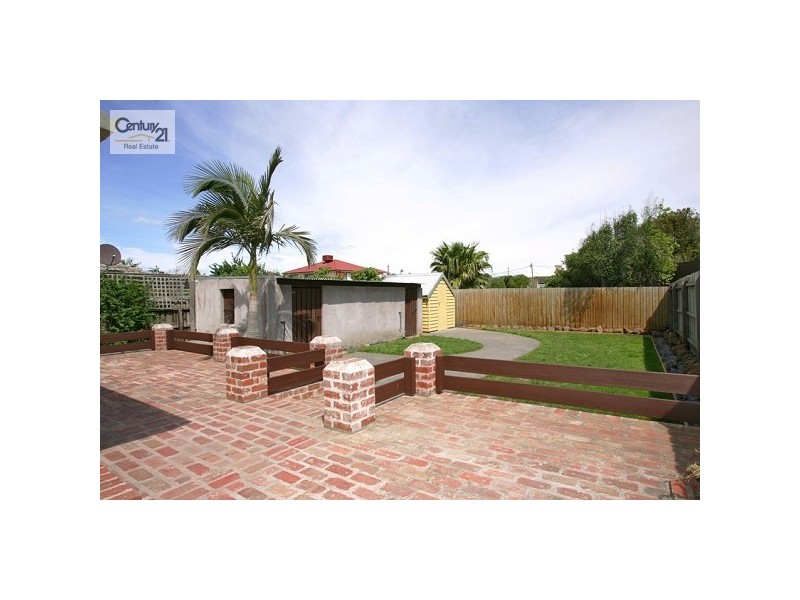 61 Maddox Road, Newport VIC 3015