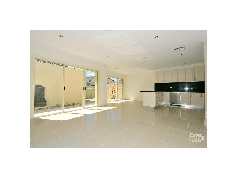 1A Cypress Avenue, Brooklyn VIC 3012