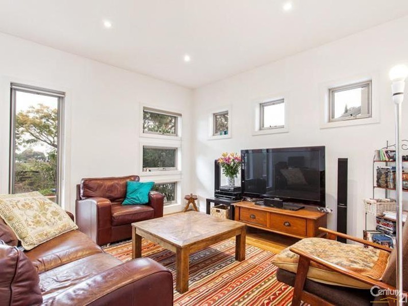 1/17 CARMEN STREET, Newport VIC 3015