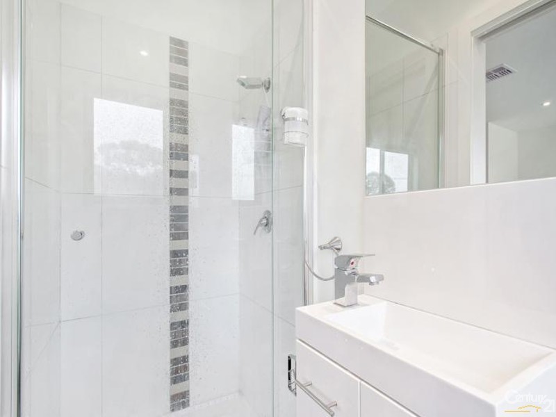 1/17 CARMEN STREET, Newport VIC 3015