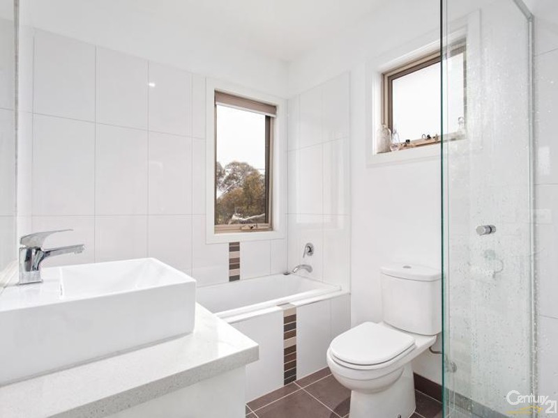 1/17 CARMEN STREET, Newport VIC 3015