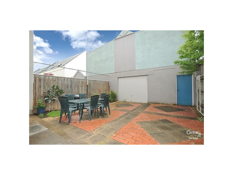 86 Gatehouse Drive, Kensington VIC 3031