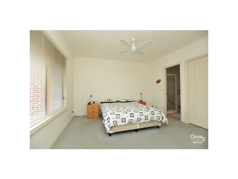 86 Gatehouse Drive, Kensington VIC 3031