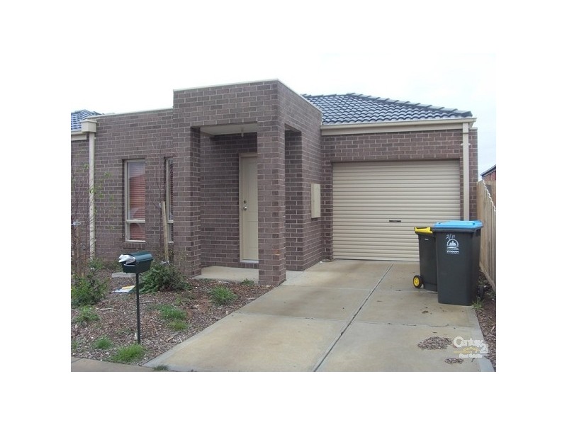 2/11 Swinbourne Circuit, Truganina VIC 3029