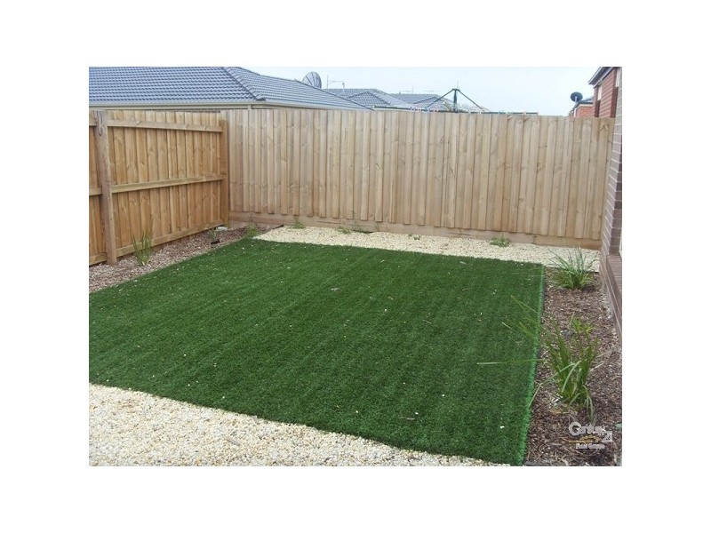 2/11 Swinbourne Circuit, Truganina VIC 3029