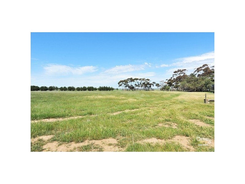 111 Davis Road,, Diggers Rest VIC 3427