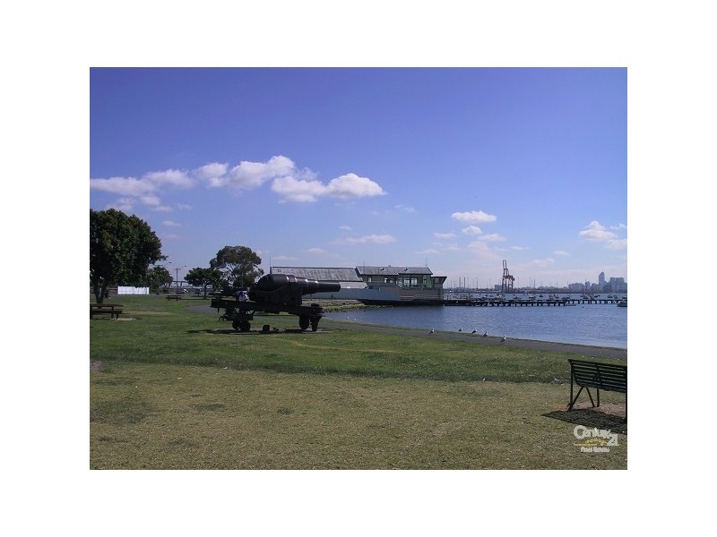 77 Oakbank Street, Newport VIC 3015